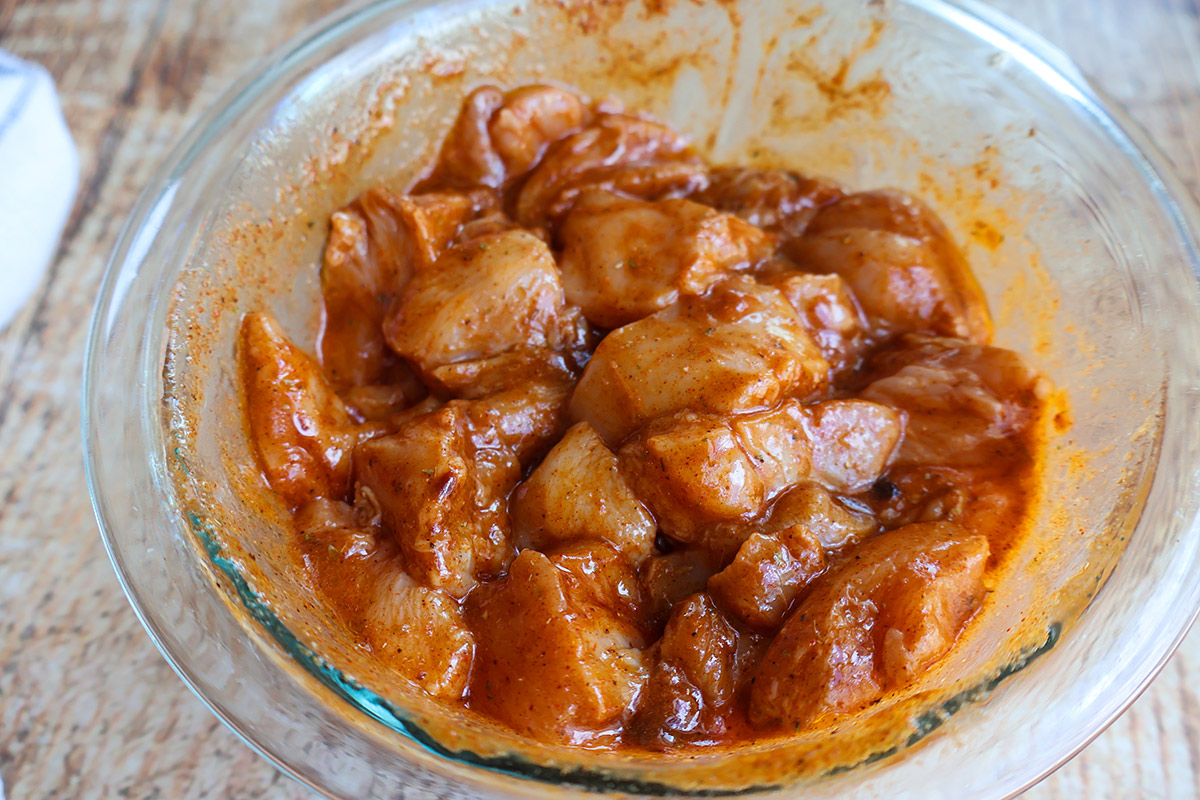 Bowlful of seasoned chicken chunks